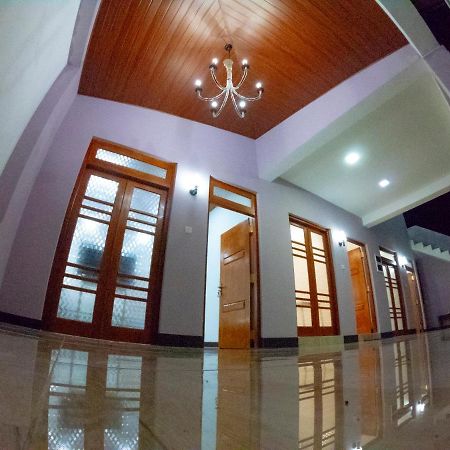 Innovick Residence Канди Екстериор снимка
